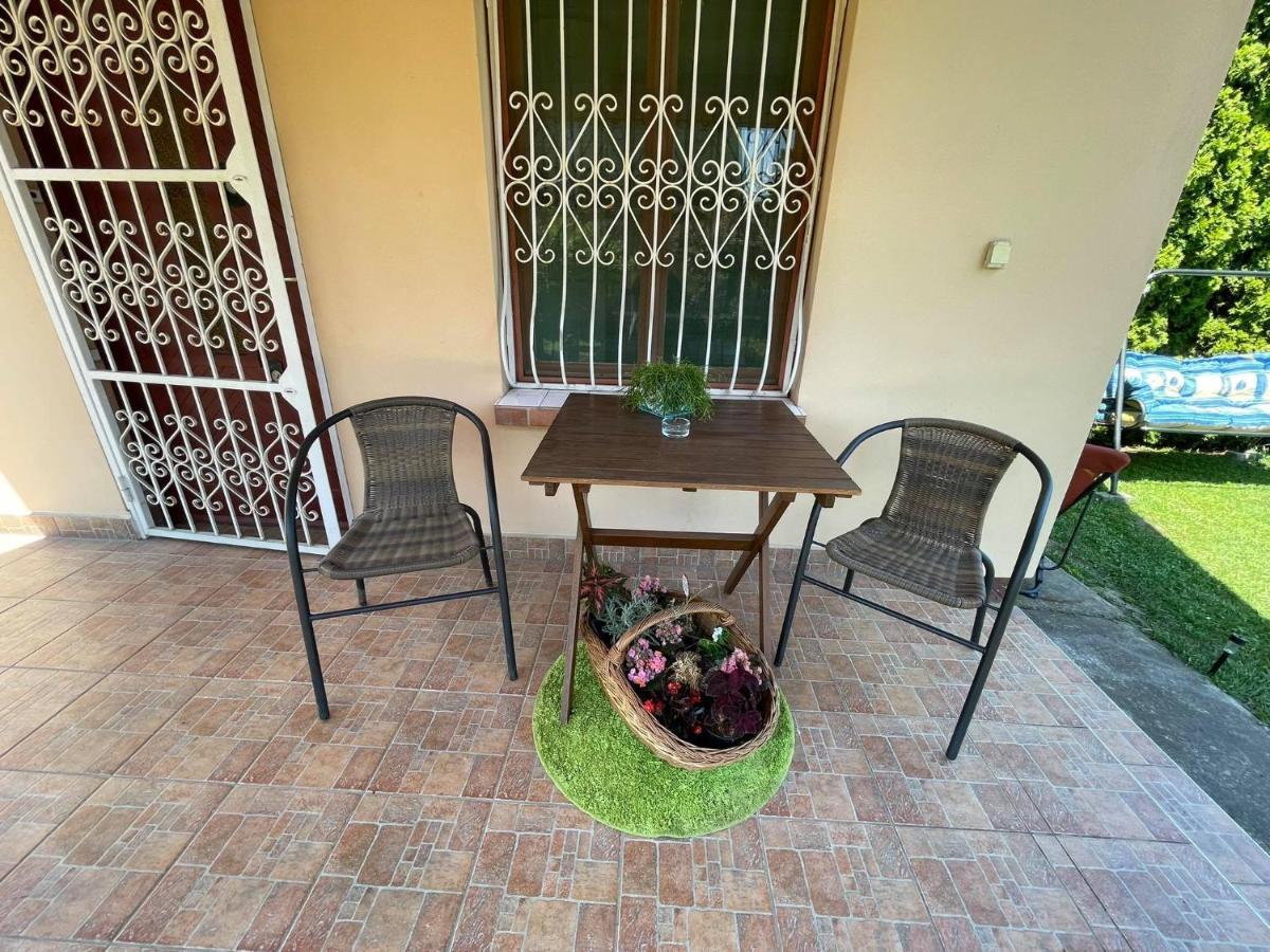 Chill Apartman Orosháza Buitenkant foto