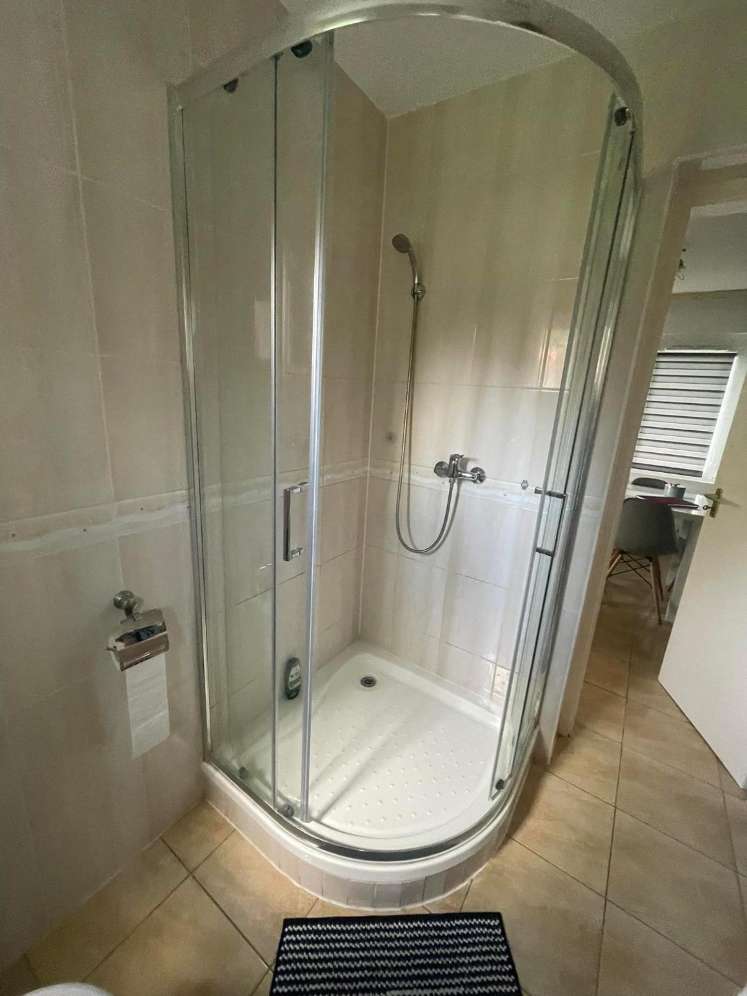 Chill Apartman Orosháza Buitenkant foto