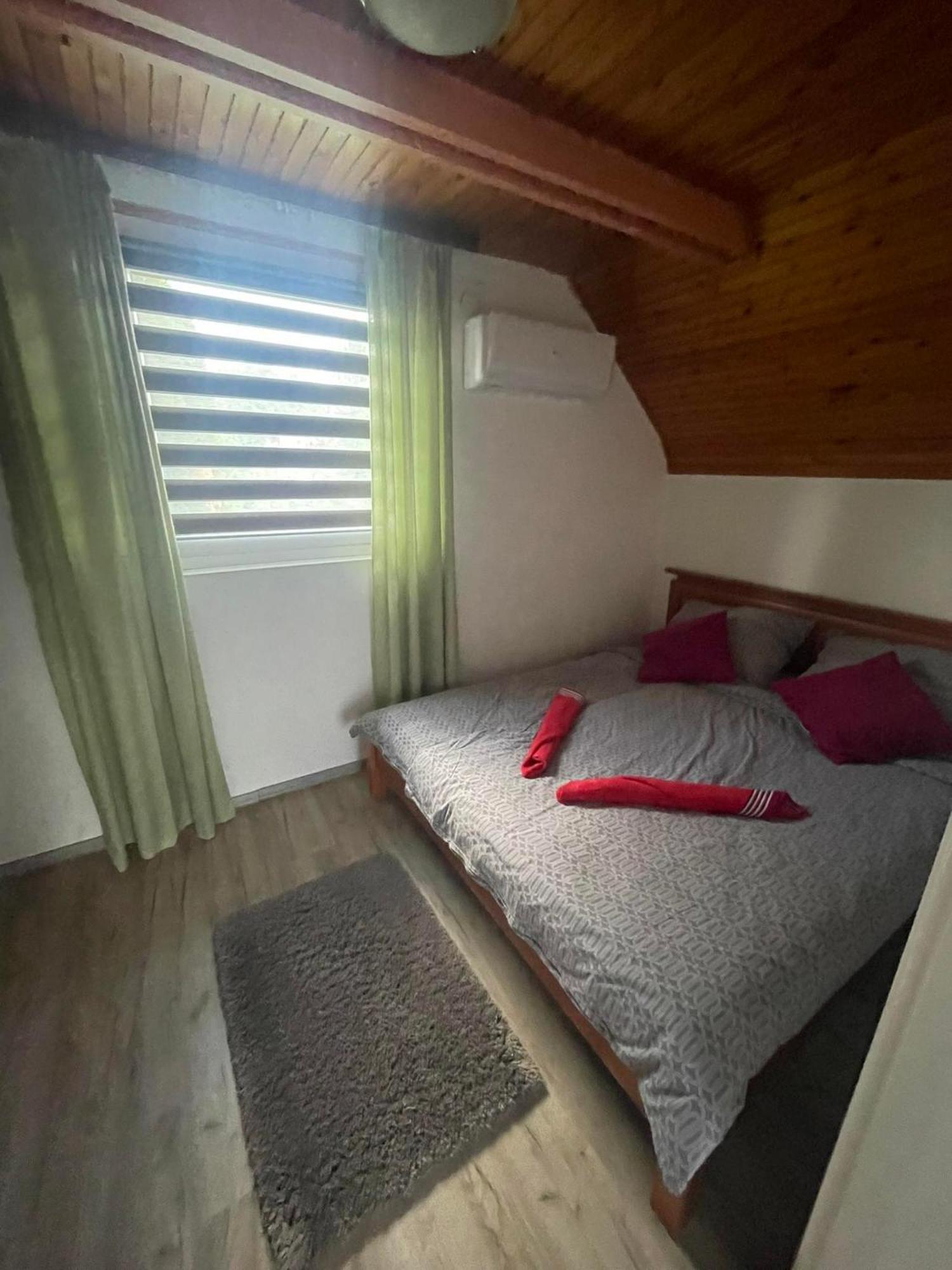 Chill Apartman Orosháza Buitenkant foto